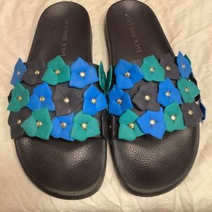 Jack Rogers Flower appliqué slide Sz 9